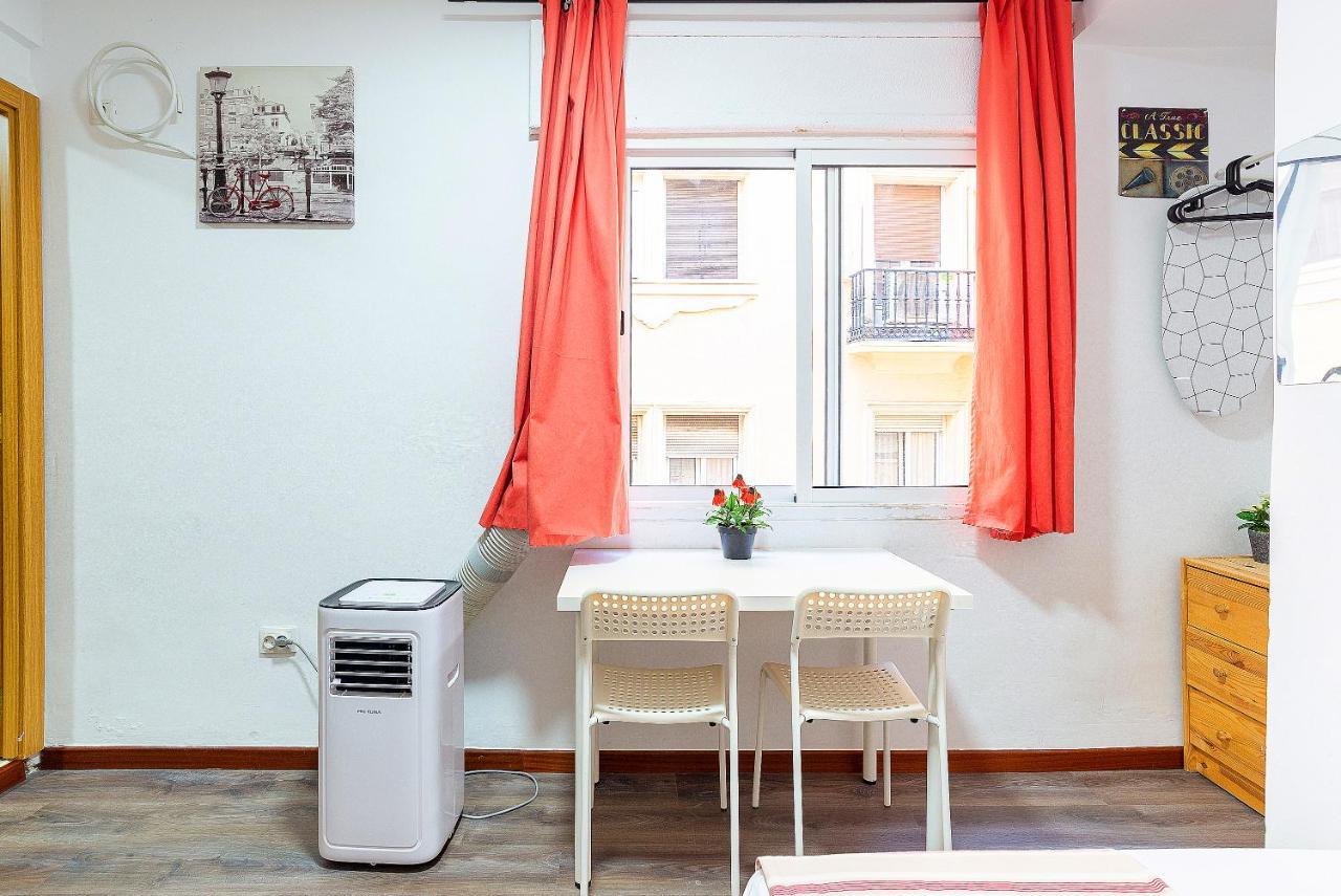 Rooms Young People Only, Soho Citycenter Málaga Dış mekan fotoğraf